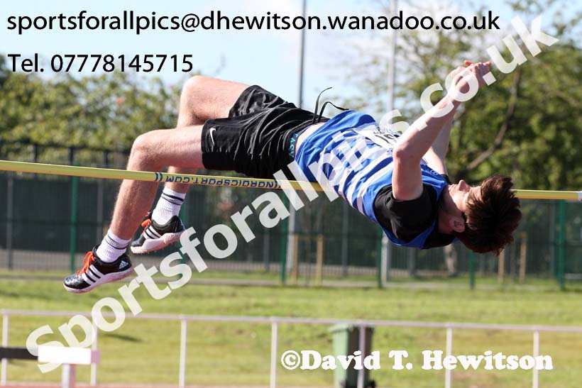 Under-17 mens high jump. Photo: David T. Hewitson/Sports for All Pics